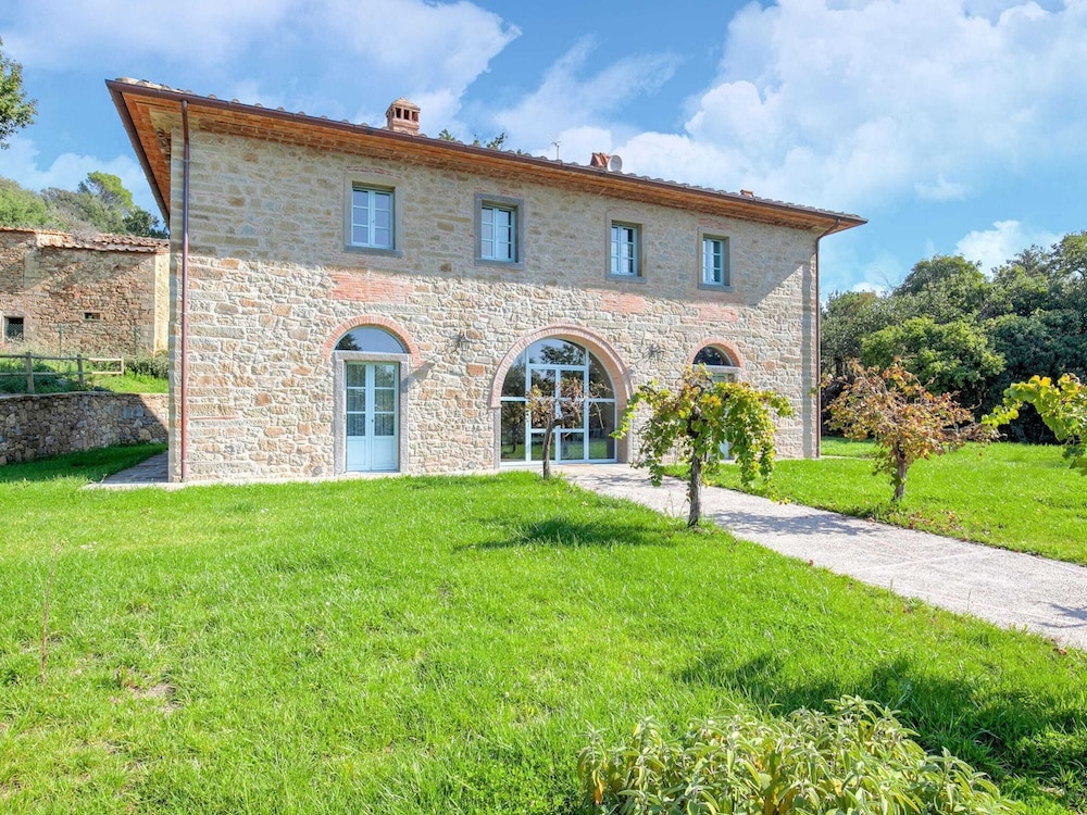 Villa in Tuscany With Private Pool - main view