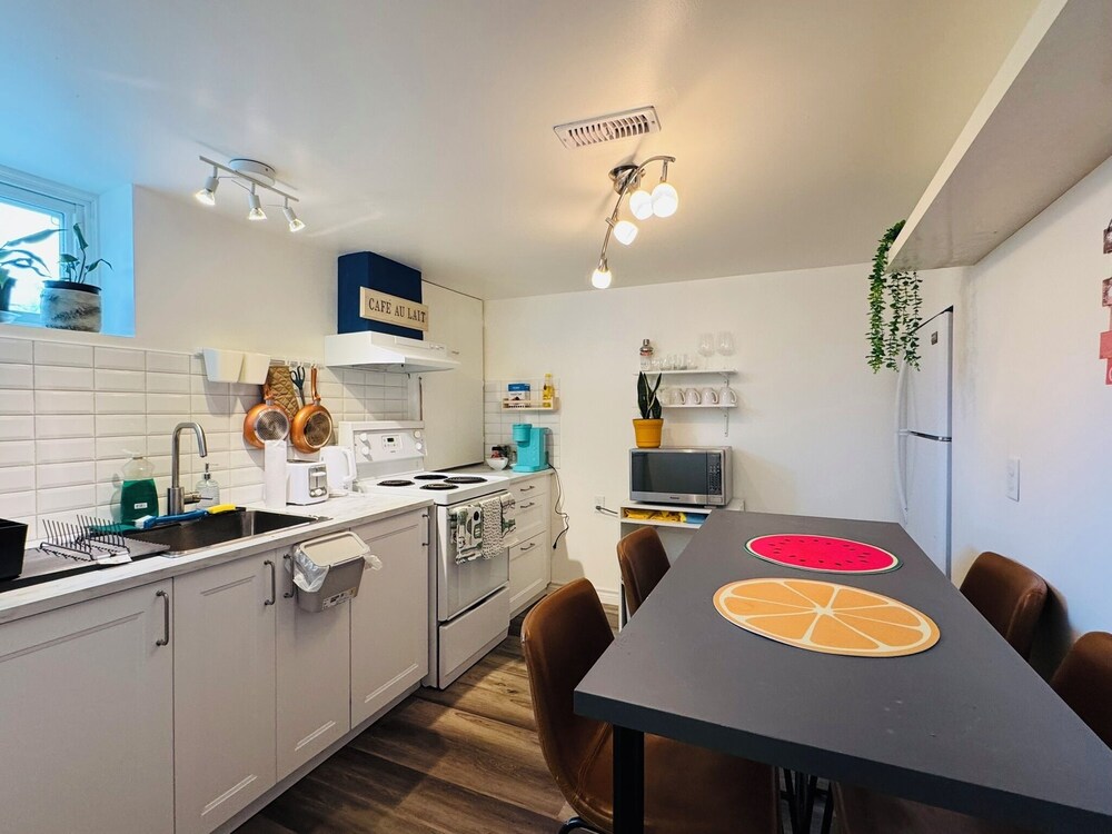 Sunrise BnB with Free Parking