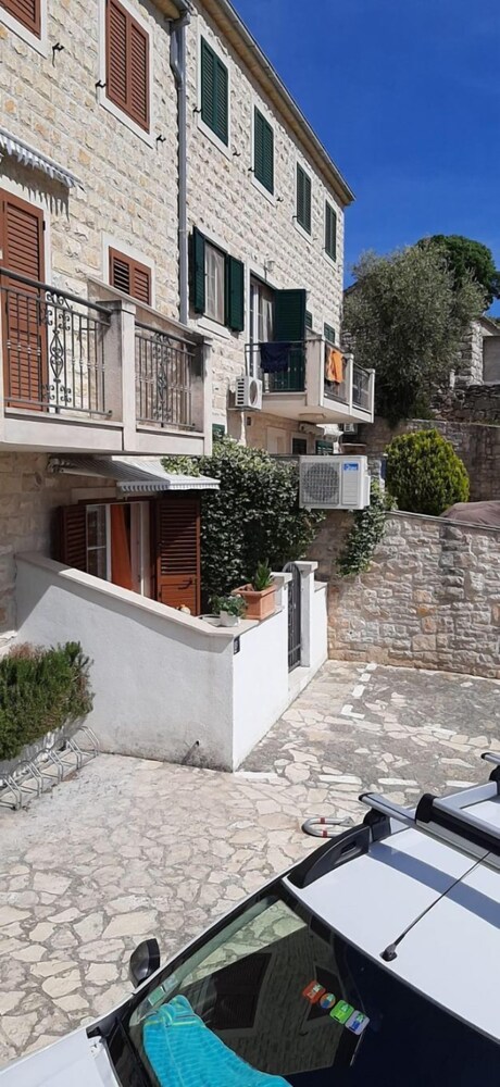 Ivano - 90m to the Beach - A1