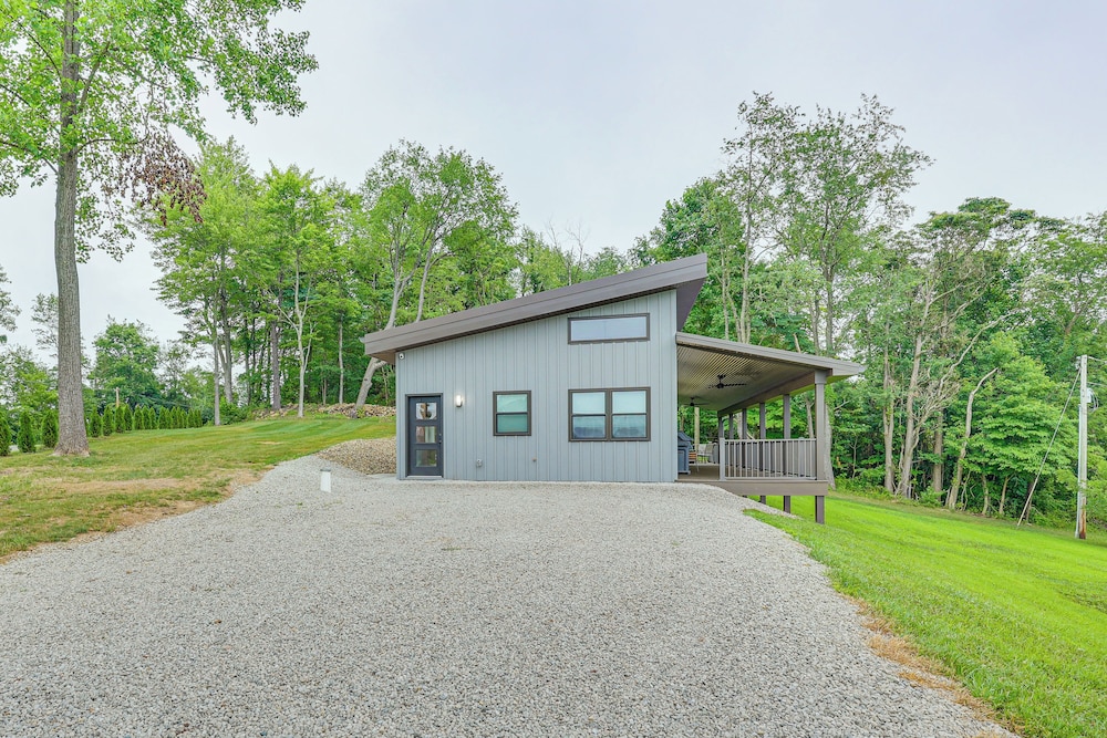 4 Mi to Mohican River: Ohio Amish Country Cottage
