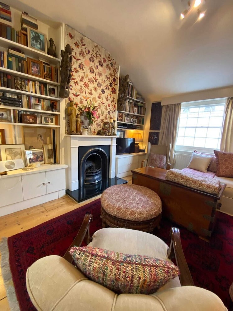 Beautifully Curated 2BD Flat Tyburnia, London!
