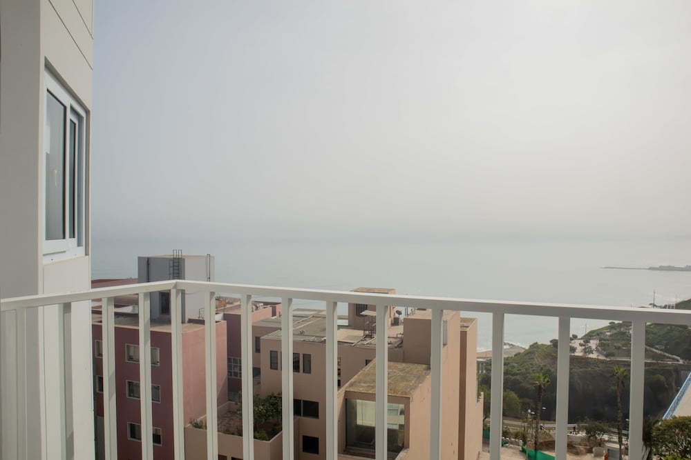 w Trendy 2BR Apartment w Pool in Barranco