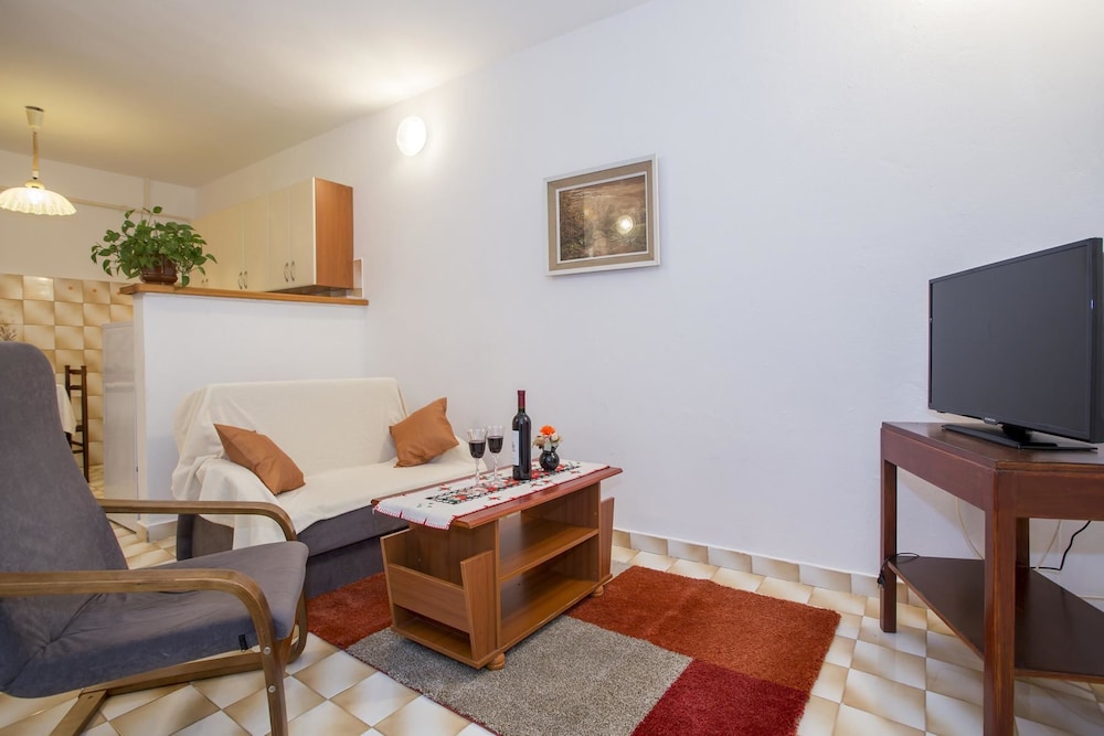 Apartment 34 photo 2