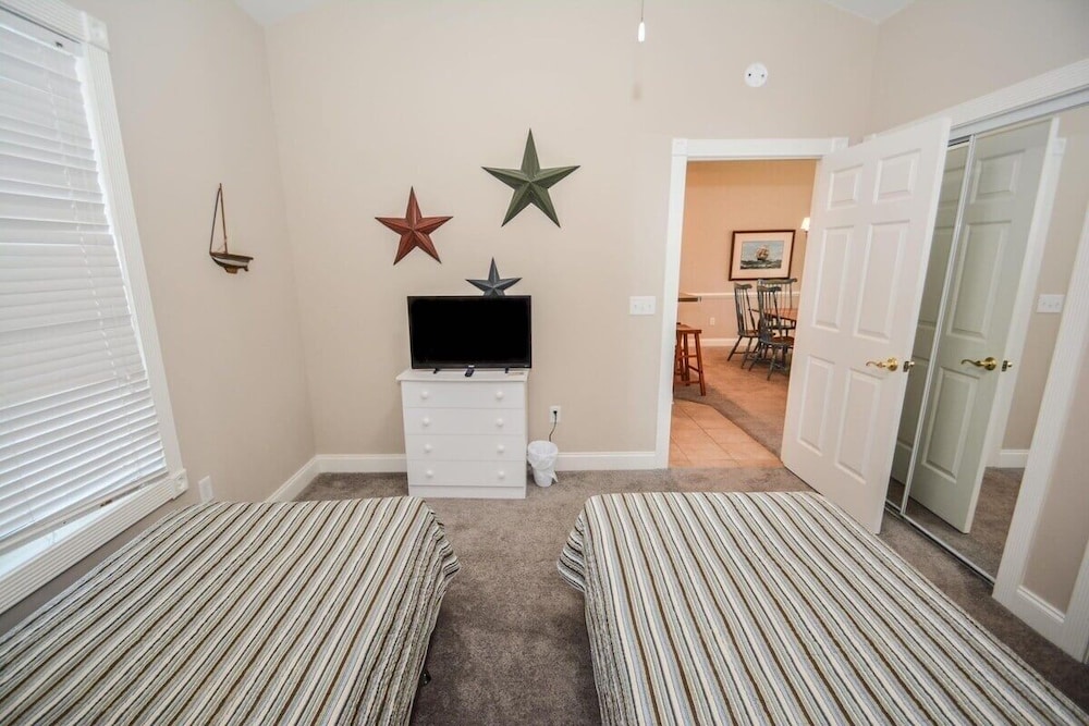 Magnolia Pointe 4878-402 2 Bedroom Condo