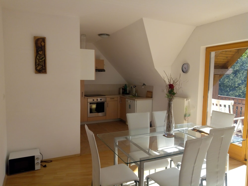 Immaculate 2-bed Apartment in Rateče Planica view 3
