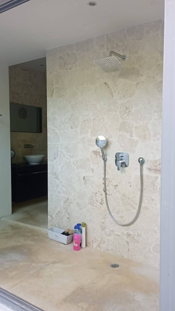 Villa Joyosa- Las Terrenas Beachfront Villa