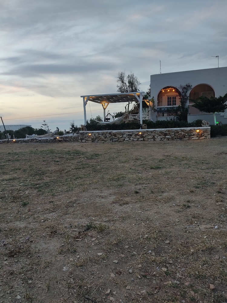 Zephyrus Sunset House