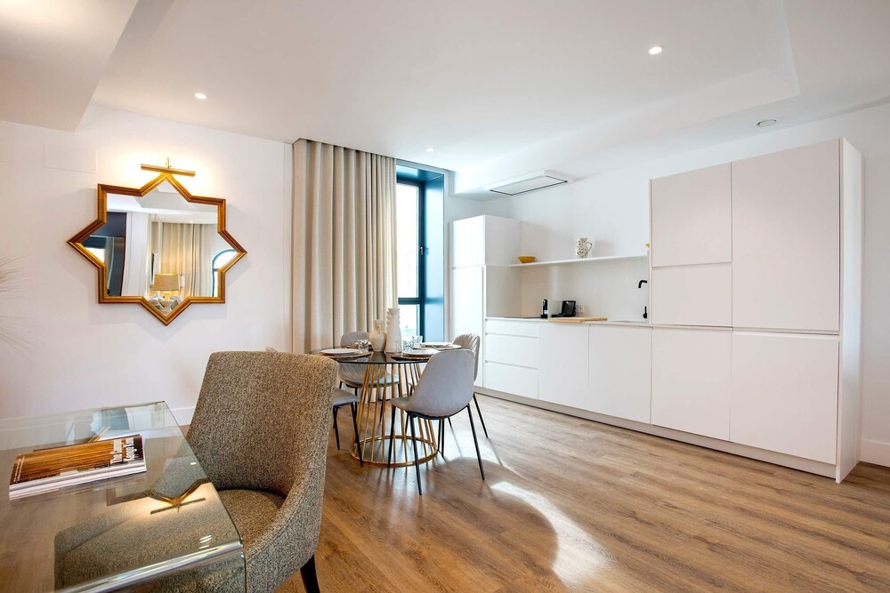 Luxury Apartment Torre del Oro View III