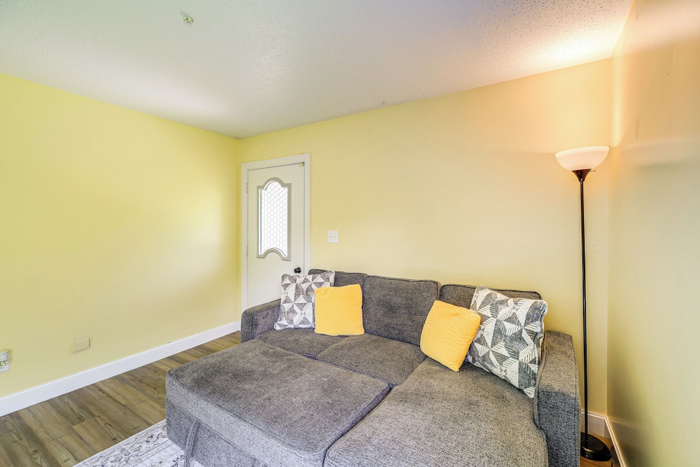 17 Mi to Coal Canyon Trail: Scenic Mtn-view Apt!