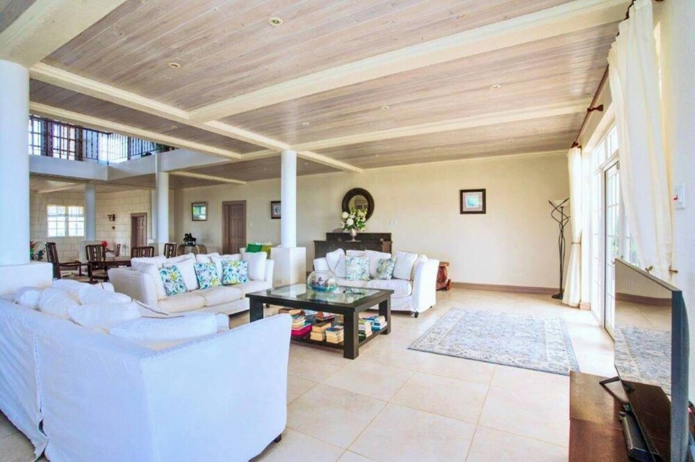 Landsdown House 5bd by Zenbreak