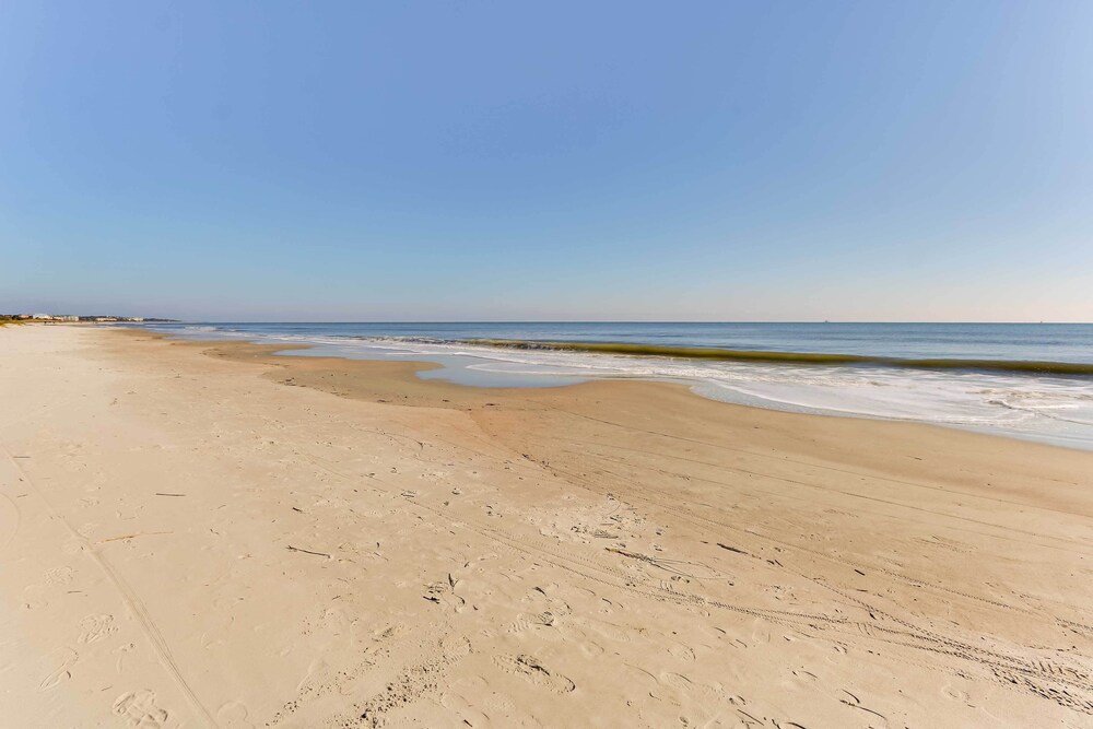 'wright by the Beach': Hilton Head Condo w/ Perks