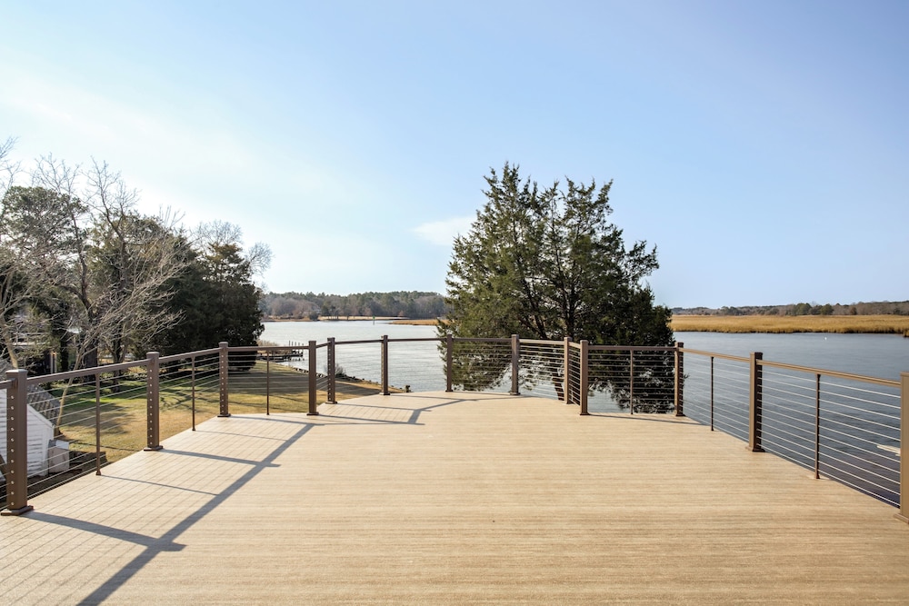 Riverfront Gem w/ Fire Pit in Eden