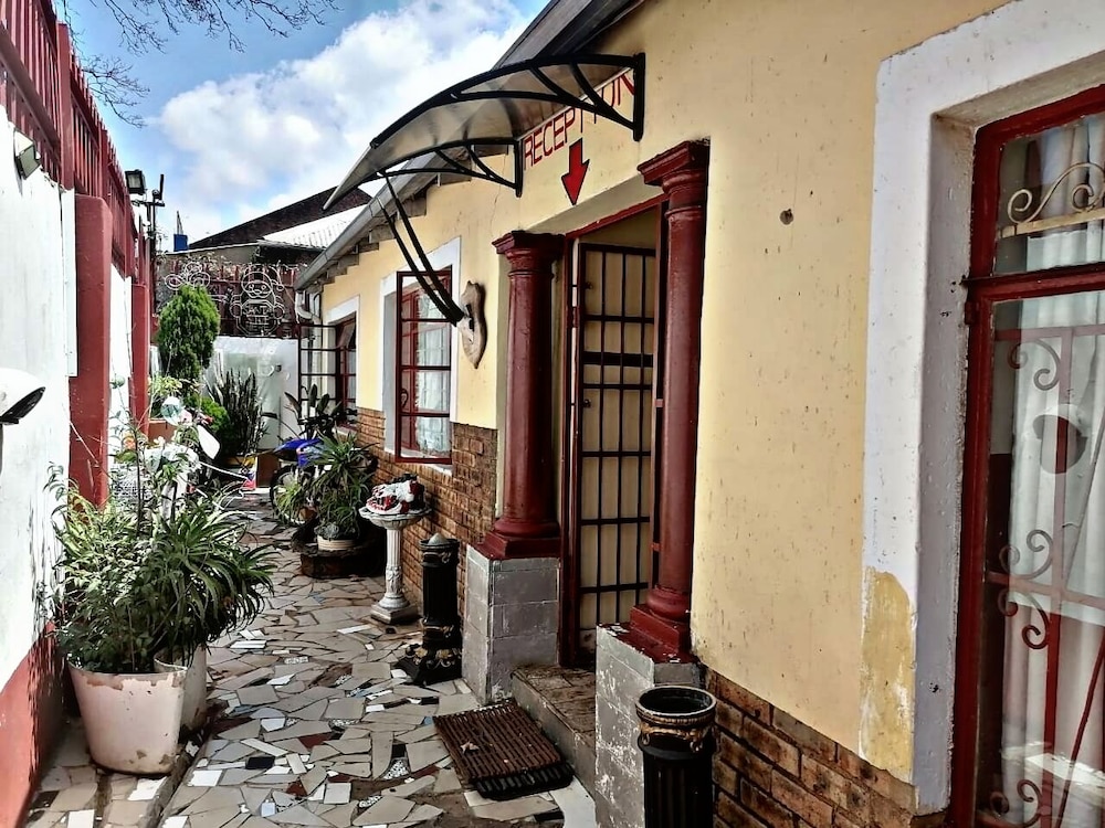Valley Center Guest House