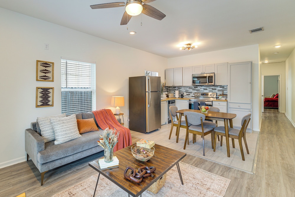 Light Rail Access & Skyline View! Modern HTX Home
