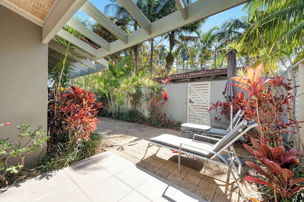 Nautilus Beach Resort by Charlesworth