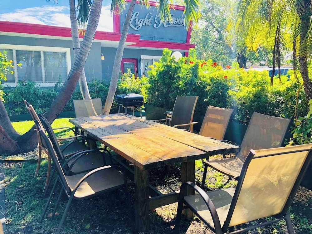 Cozy Studio in Hollywood, FL - Pet Friendly & Parking