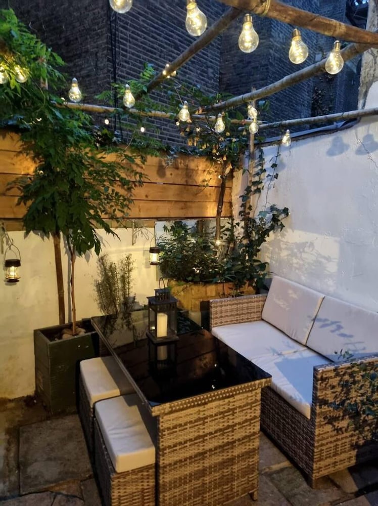 outdoor bbq area