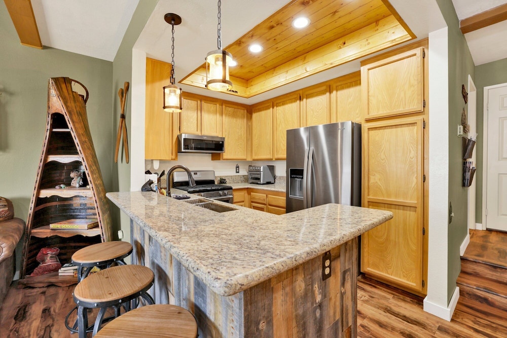 Woodland Retreat #2548