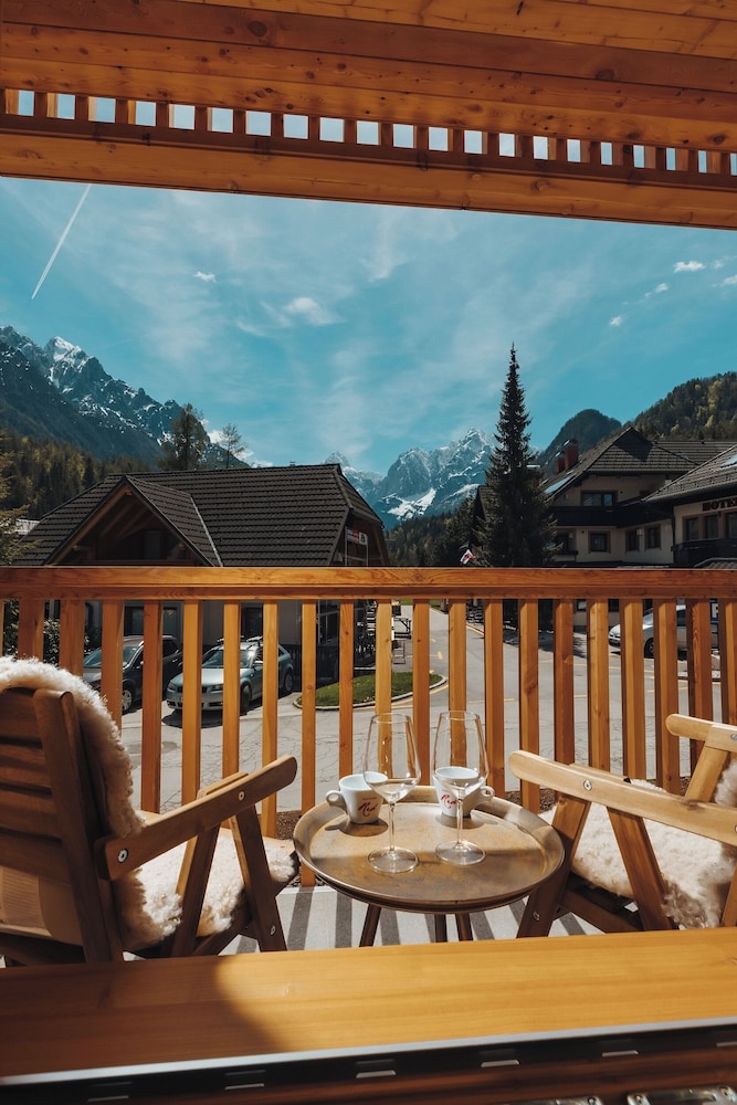 Goldhorn Chalet