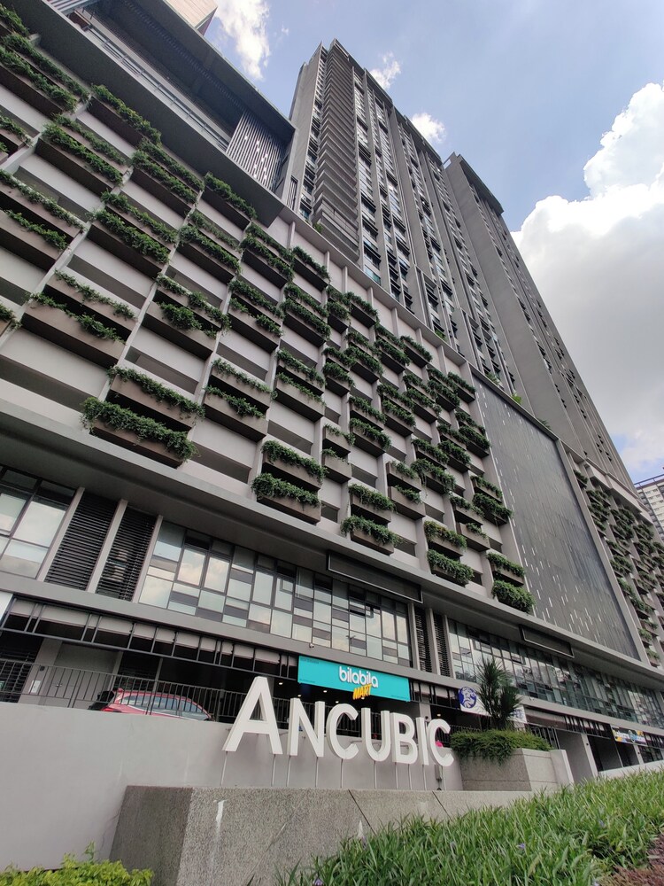 Parkview Botanical Suites