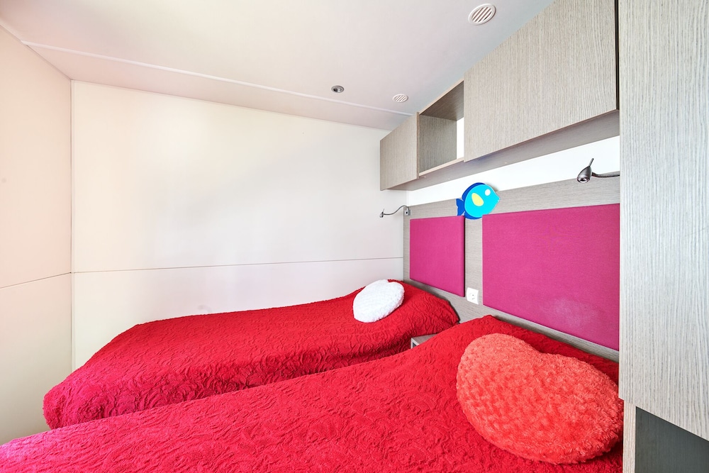 Camping Adria Mobile Homes Lanterna view 2