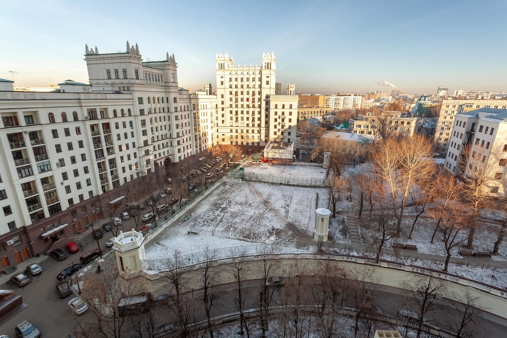 Kotelnicheskaya Royal Tower