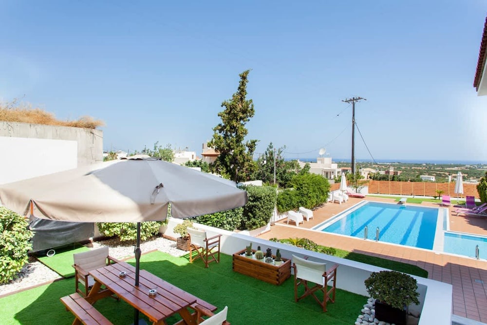 Artemis Spacious Luxury Villa With XL Private Pool