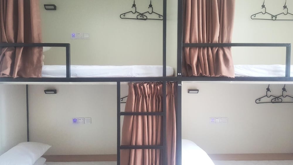 Houselet Hostel