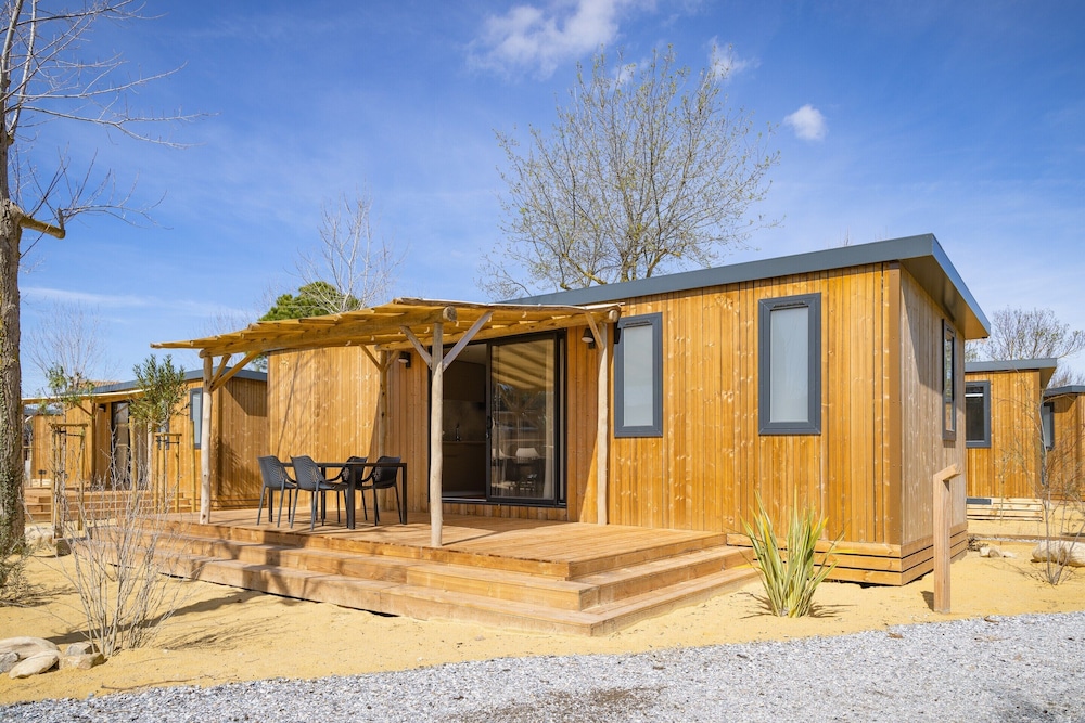Chalet in Agde Near Mediterranean Beach