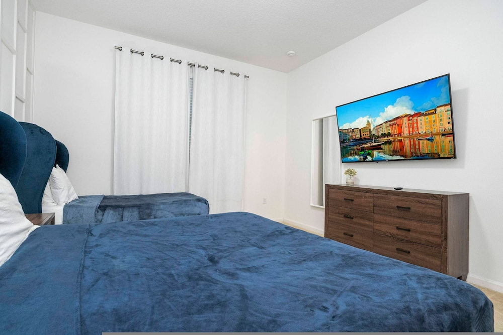 Spacious 12br Family Villa Near Disney Bella Vida