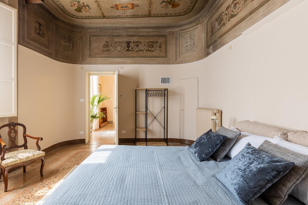 Via D Azeglio 37 - Casa Dell Auriga