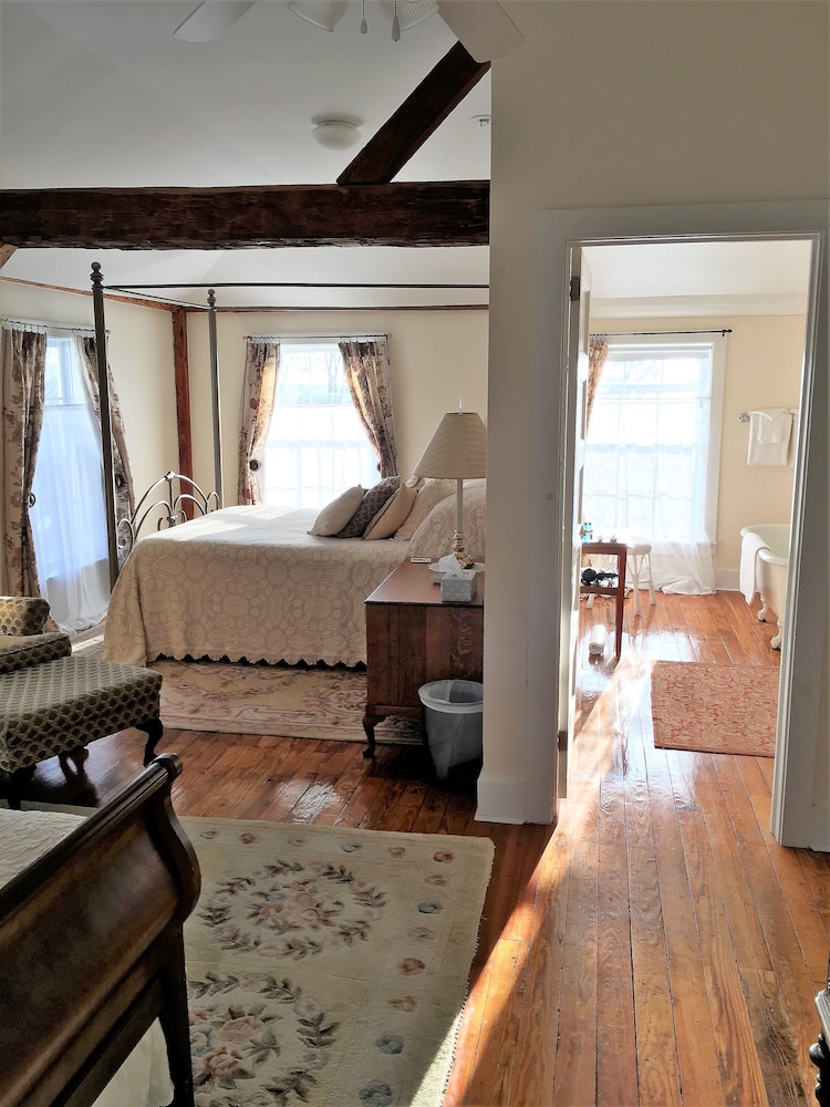 The Rosemont Inn