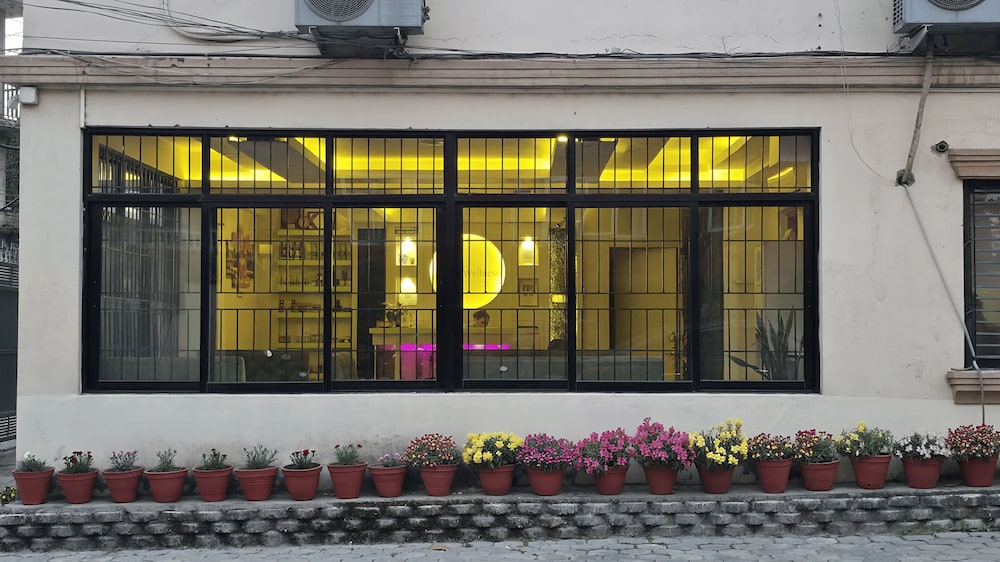 Aarya Wellness & Hostel