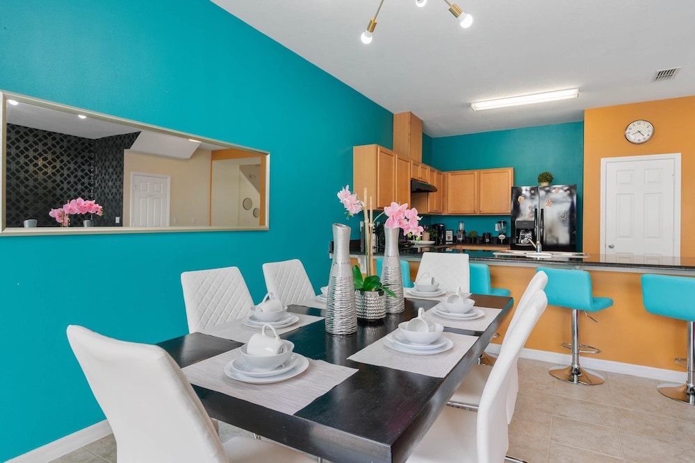 Super Fun-colors Gameroom Lakeviews Sleeps 13