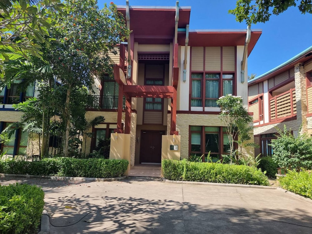 Amatapura Beach Villa 10