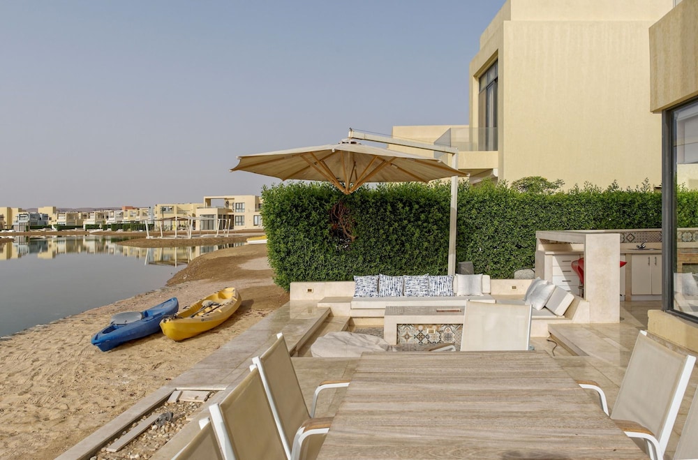 Vesta - Luxury Villa - 4BR - Tawila