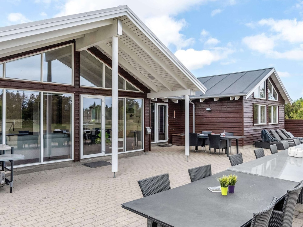 5 Star Holiday Home in Albaek