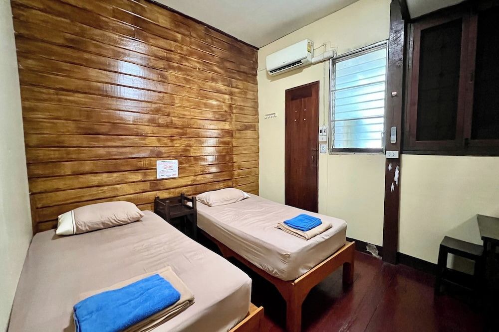 Baan Lanna At Phrasingh