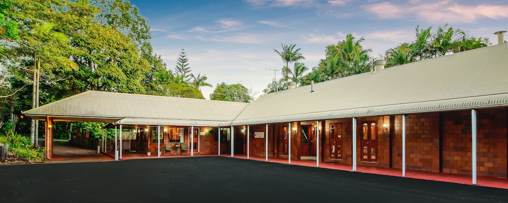 Malanda Lodge view 3
