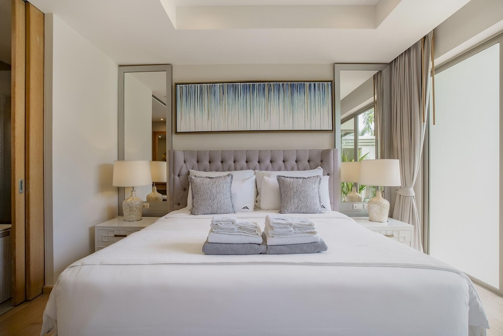 Stylish 3BR Pool Villa, Bang Tao + Airport Shuttle