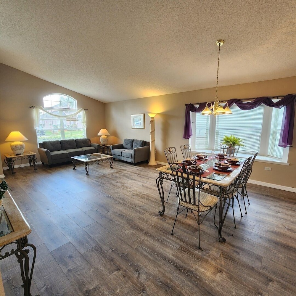 LKB4705AW 4 Bedroom villa in Lake Berkley 4 Home