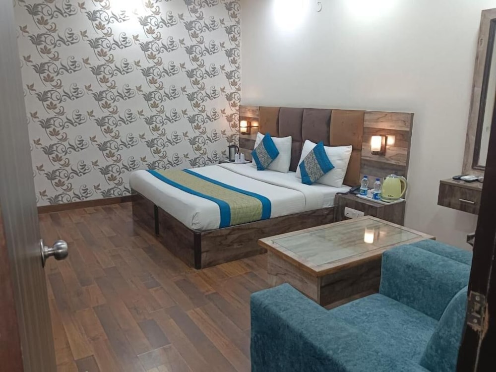 HOTEL SINGH CONTINENTAL