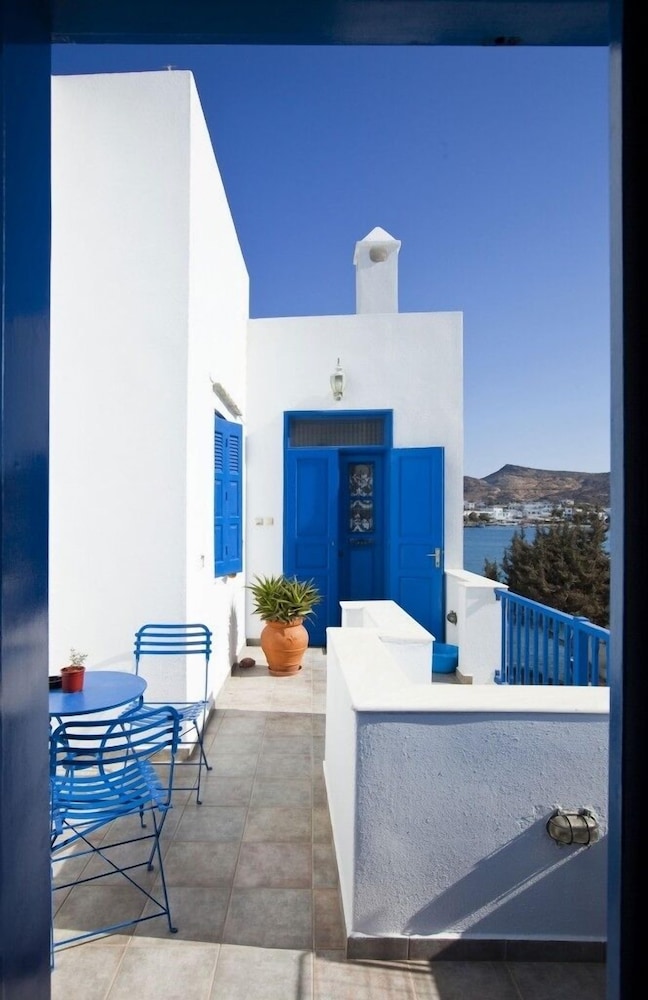 Heliotropio Studios & Apartments
