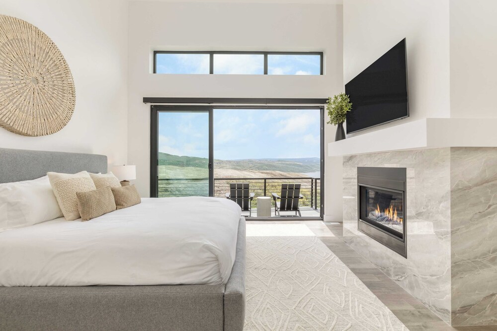 Mountain Lover by Avantstay Luxe Escape w/ Views Hot Tub, Gym, Movie Theater