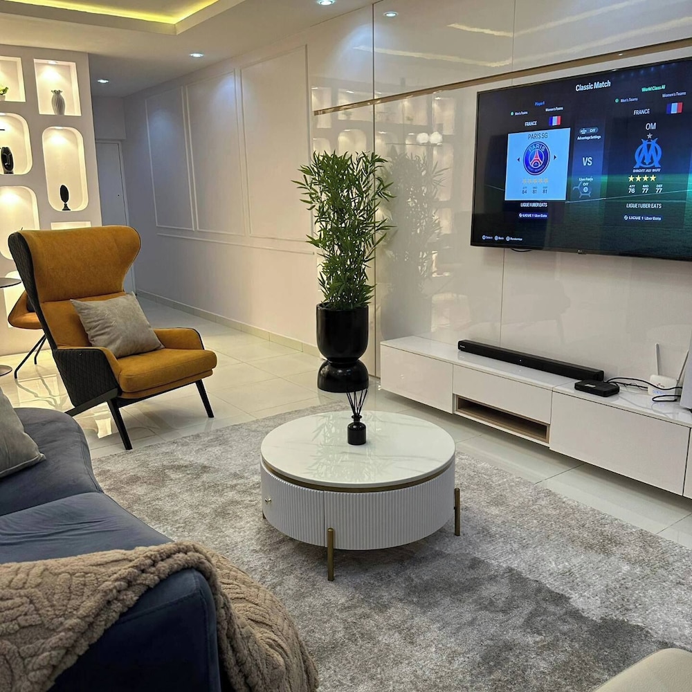 Metrohut Service Apartments