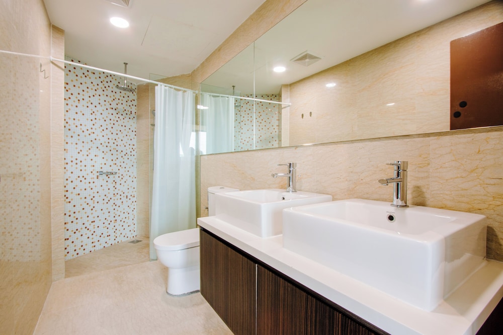 NaiBnB @ Regalia Residence