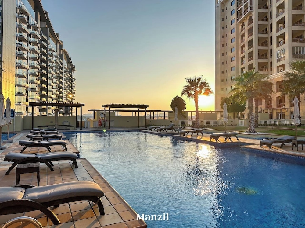 2BR Maid Enjoy Sea Views Palm Jumeirah