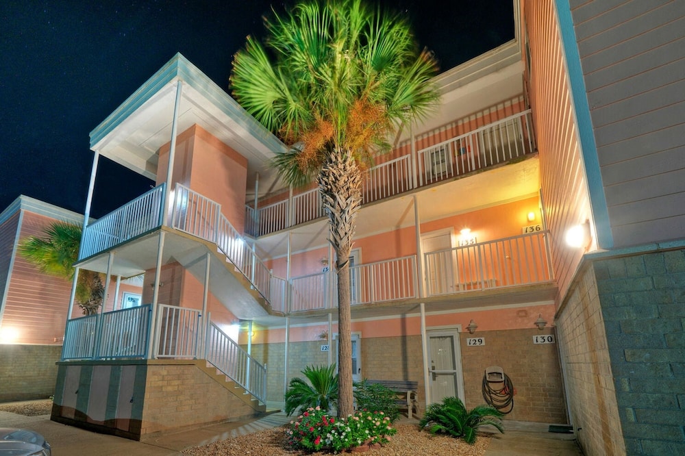 Bubbly Blew by Avantstay Beachfront Condo View