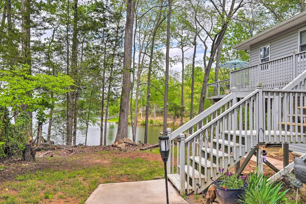 Lakeside Haven w/ Private Dock: Fish & Swim! view 2