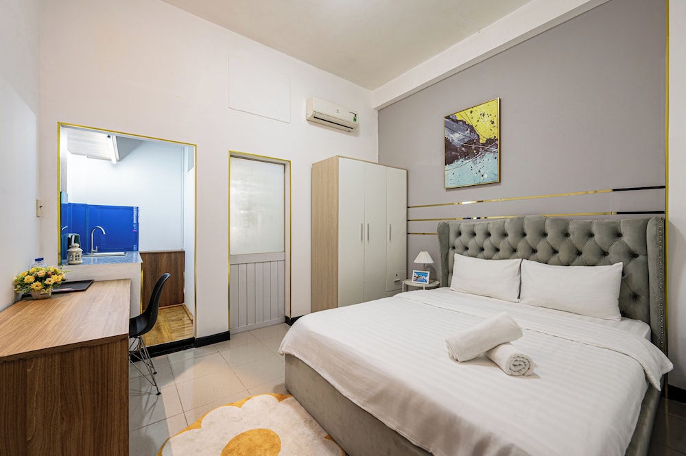 Saigon Central Group Stay